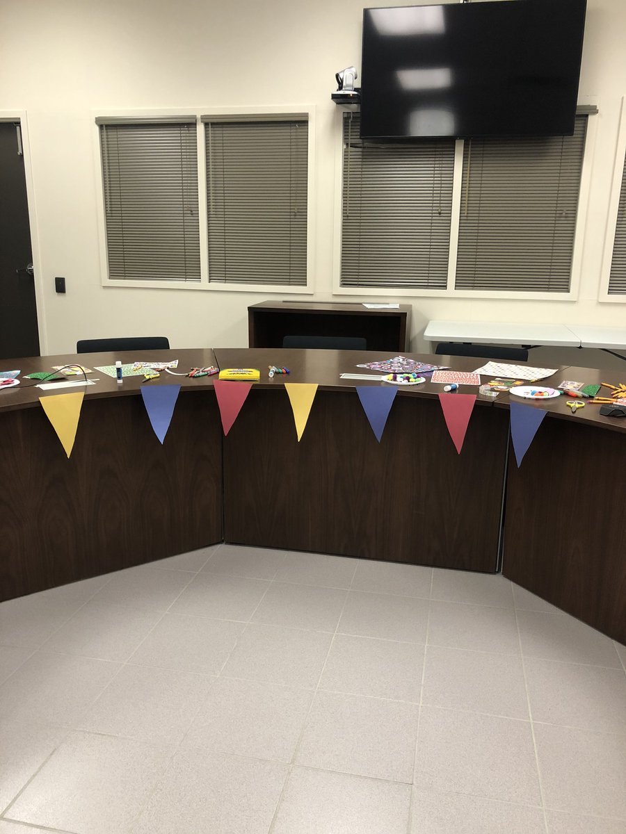 MsLaura_Ball's tweet photo. After taking a day to reflect on the first ever Early Years Carousel, each group did such an amazing job organizing this whole event!! This was such an exciting accomplishment we got to put together for these kids π @EY_uwindsor #bagdecorating https://t.co/6m7zoHDPX4