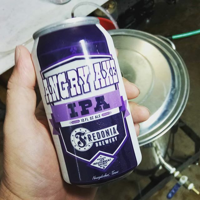 billyputteet's tweet photo. Enjoying an Angry Axe while waiting for my homebrew to cool. #angryaxe #ipa #fredoniabrewery #craftbeer #homebrew #drinktexas https://t.co/vgz6VkQRpa