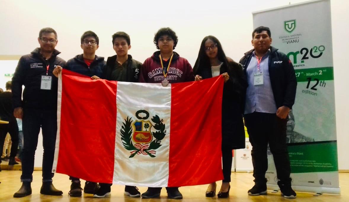 MineduPeru's tweet photo. ¡Orgullo para el Perú! 🇵🇪Joseph Altamirano obtuvo la medalla de plata en la exigente Romanian Master of Mathematics 2020. Nuestro país consiguió la única medalla de plata🥈 de Latinoamérica. Una gran noticia  a pocos días del buen inicio del año escolar 2020. #PerúUnaMejorEscuela https://t.co/Xg6BUQ7S3g