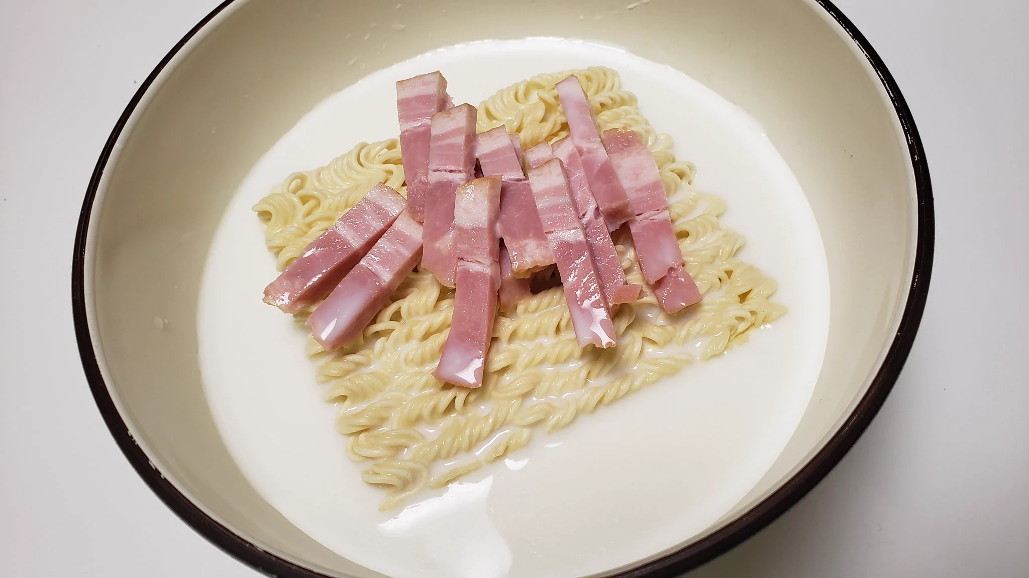 牛乳があまったときの救世主レシピが簡単！袋ラーメンで速攻飯ｗｗ