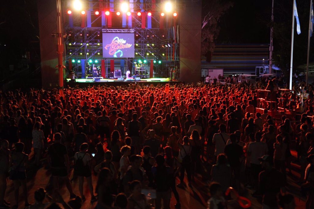 TecnopolisArg's tweet photo. Más de 50 mil personas disfrutaron el último atardecer de verano de #Tecnópolis y de la inauguración de la semana #NosotrasMovemosElMundo. 

Síntesis de la jornada: https://t.co/dWaZce4gCE

¡Muchas gracias a todes por ser parte!
#ArgentinaUnida 🇦🇷 https://t.co/GiodrMfh3j