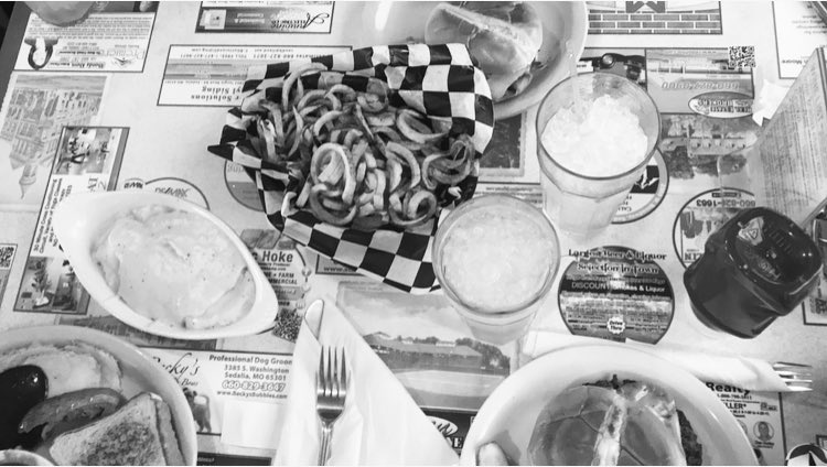 kayblaney5's tweet photo. Dinner on a train! #MC385 #instagramweek https://t.co/bzHmMd7WCW
