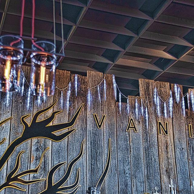 vicki_anzmann's tweet photo. Sunday afternoon in Lucketts #VanishBeer #Lucketts #farm https://t.co/aFBikbc8fo