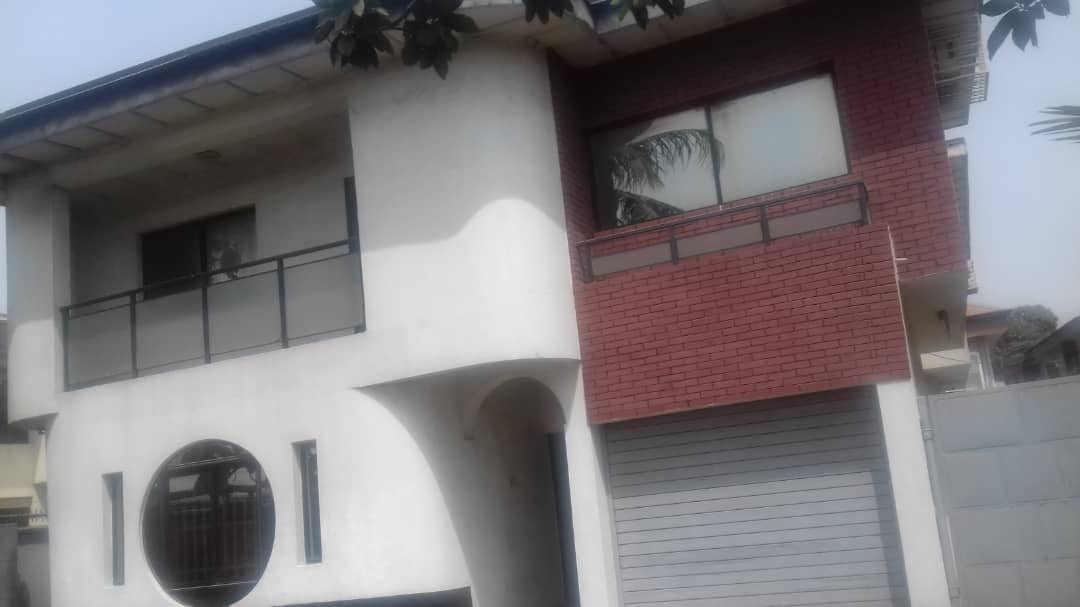 Selling: 7 Bedroom Duplex in an Estate at Surulere

accryda.com.ng/property/selli…

@k2comluxury1 @NIESVlagos @surulere @duplex @ThisIsRRC  @OfficialNREH @lagosrealestate @NGPropertyMarkt @lagos_property @sale @househuntersng @NGPropertyCntr