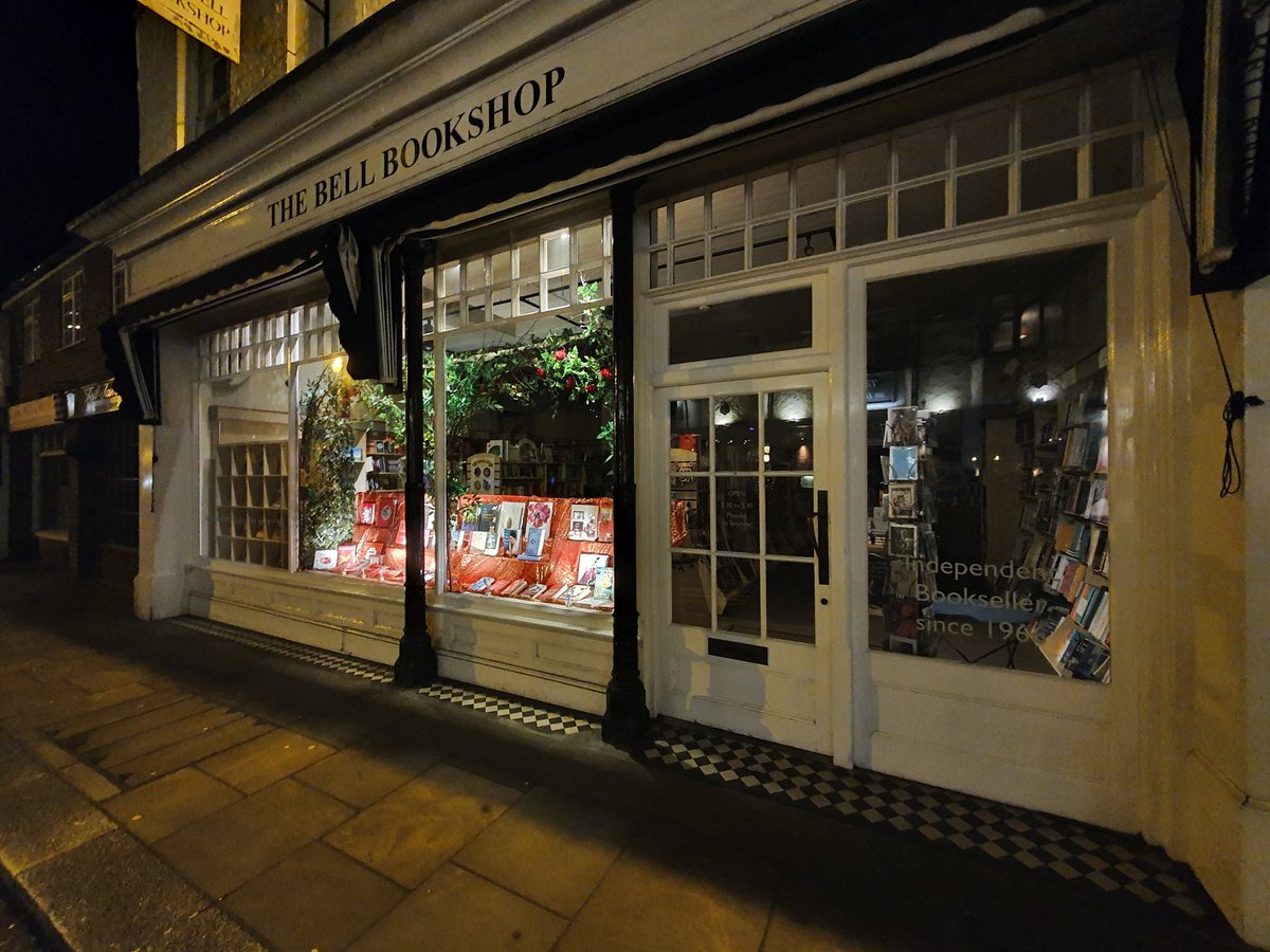 Bertline10's tweet photo. What a fine way to spend 2 days in 2 lovely English Towns. Stock takes @whitehorsebooks in Marlborough and @TheBellBookshop in Henley on Thames. Soooo many books but with inspiring Booksellers you can't help but have fun. ❤ https://t.co/uitZrGJavT