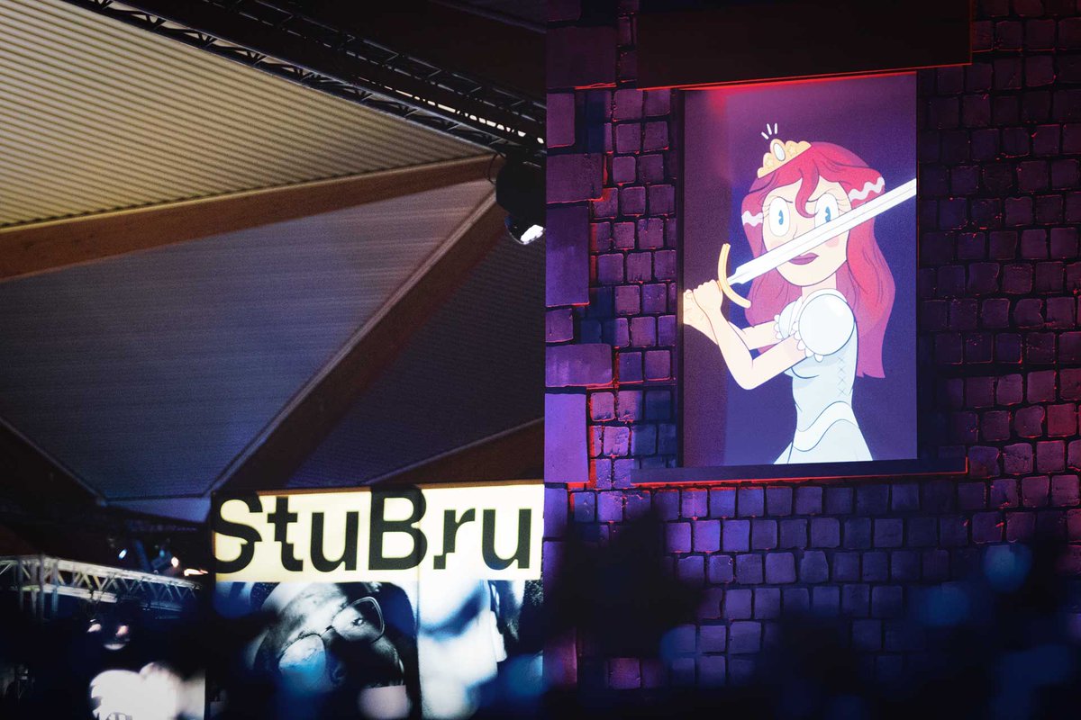 bluemoon_av's tweet photo. 2 weeks ago we provided all sound, light & video for the 1UP Conference & Expo in Kortrijk Xpo. For the second time Cronos Interactive organised three days of pure gaming madness for both professionals and gamers of all ages. #1UPconference #BlueMoon #AVsupport https://t.co/icvtw42TBf