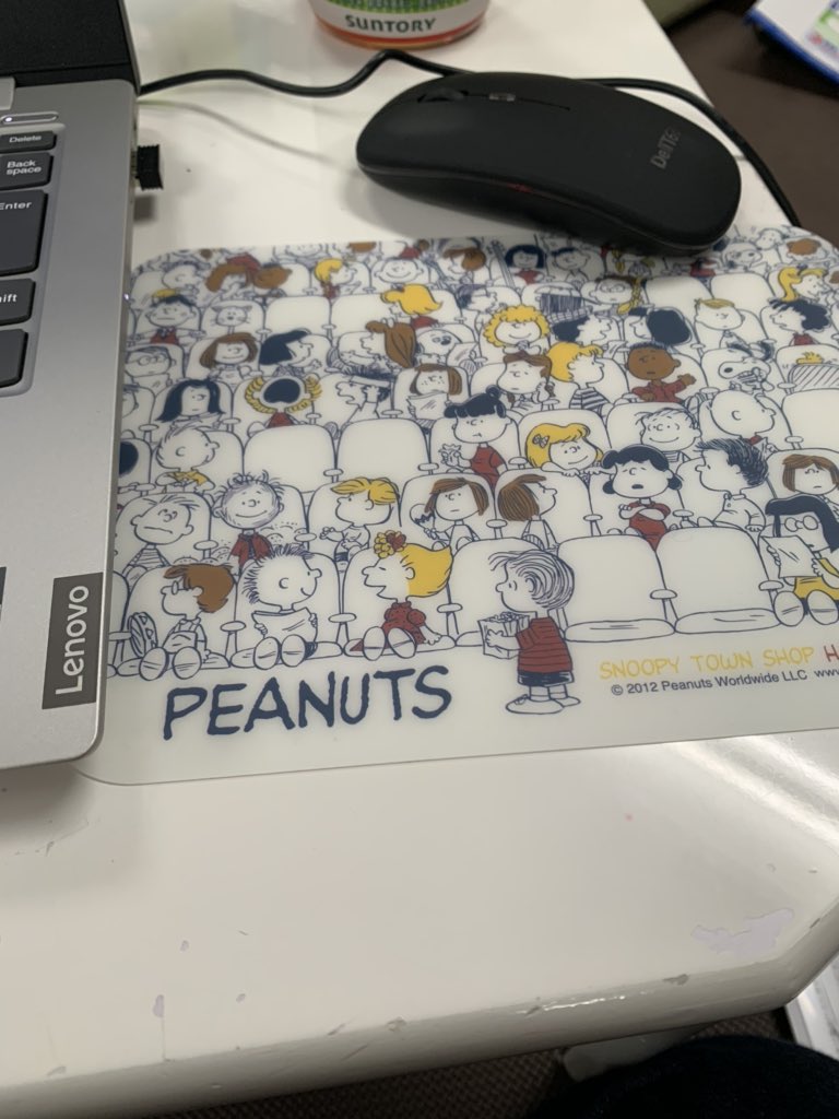 安達綾子 私のスヌーピーグッズの量見たらちょっと引くよ 生活に関わるもが至る所スヌーピーやから でも近年はコレクションするだけで使わないものは買わない事にしてるよ