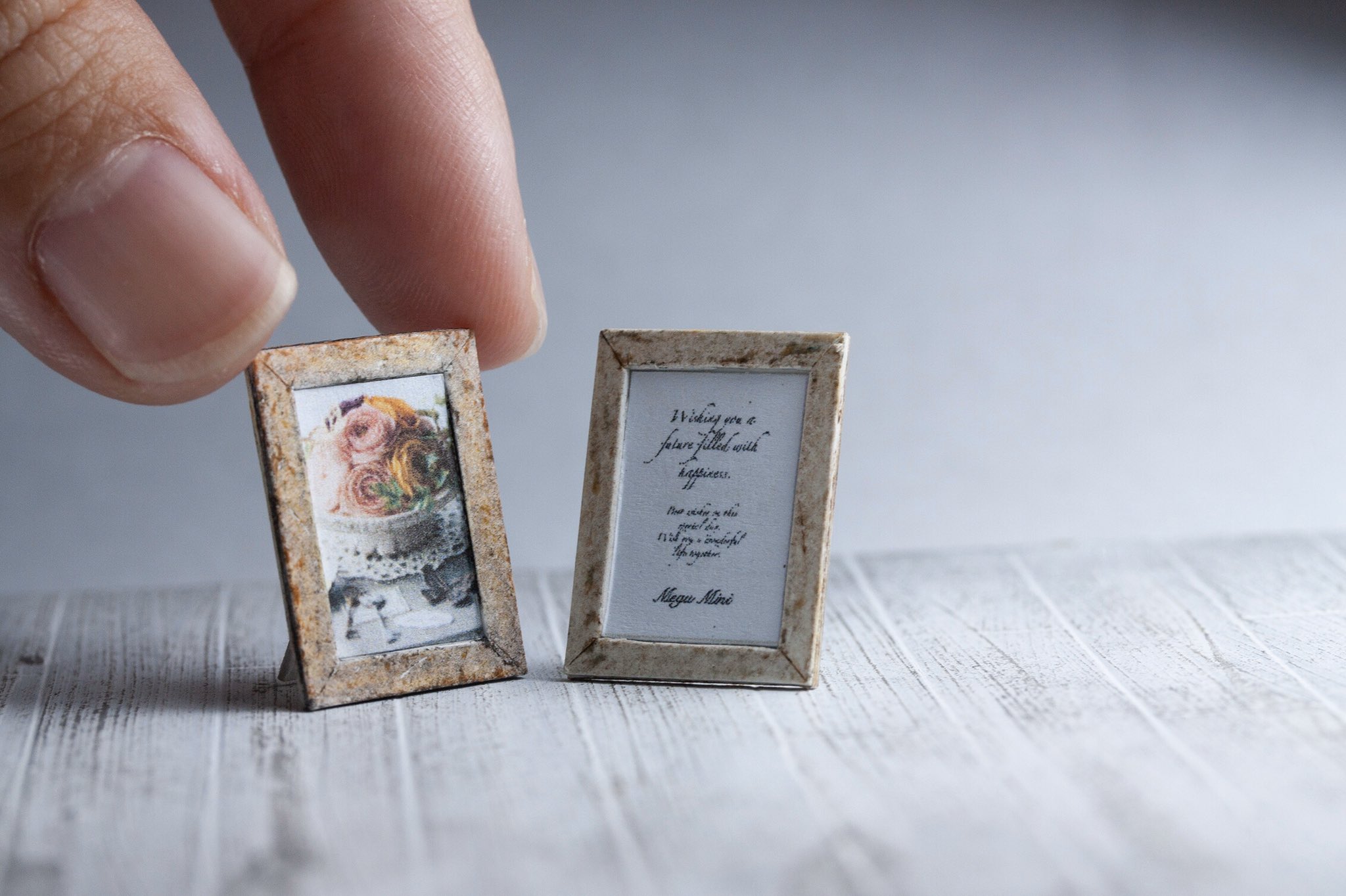 Megumi Hachinohe No Twitter 休校で時間を持て余している子ども達向けに ミニチュアフレームの作り方を紹介したくて試作しました 1 10サイズでちょっと大きめ お家にある材料と道具で簡単にできるように作りました 早ければ明日にでも動画を載せようと思います