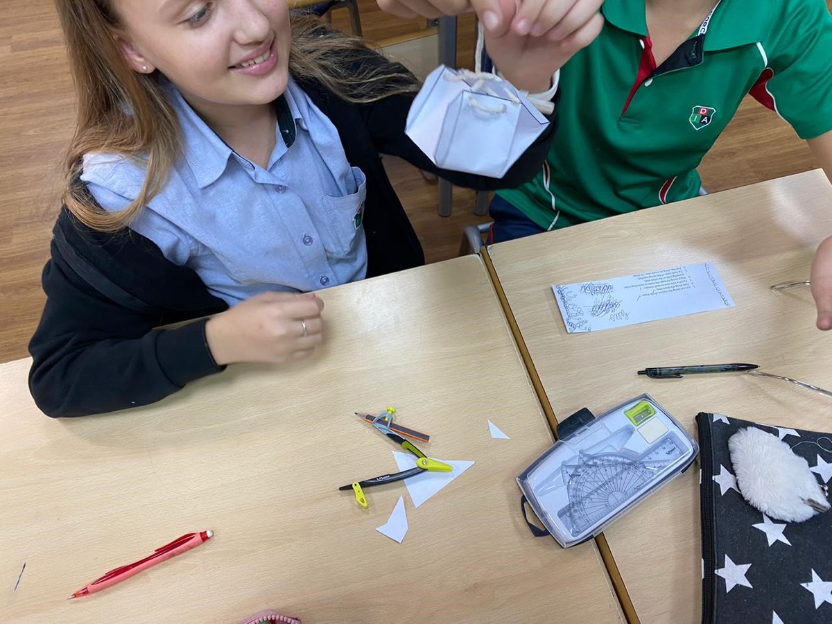 DIA_Math's tweet photo. Mathematical exploration on shapes! https://t.co/EfkzCVY100