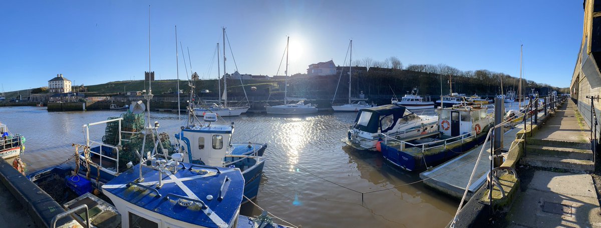 Giacopazzis's tweet photo. What a magnificent Monday Morning! #whataview #hasspringsprung #mondaymotivation #visitberwickshirecoast #eyemouth #harbourside #fishandchips #icecream #giacopazzisofeyemouth https://t.co/iYMa1Sa2Eb