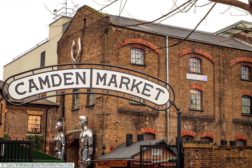 MapandFamily's tweet photo. Take a trip to London's Camden Market with @OurWorldforYou. There's plenty to see whatever the weather!  https://t.co/rE29O2IeoL #FarawayFiles https://t.co/GyCvZleIuM