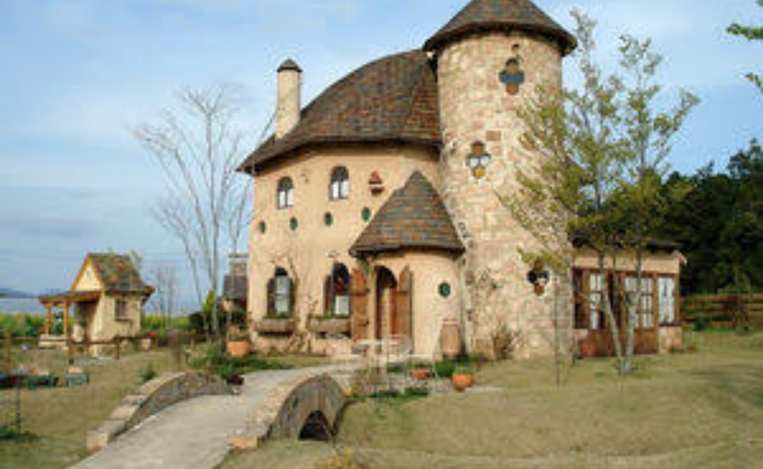 鏡 メジャーだと浜松のぬくもりの森 西尾市のたらそ ちょっと変わった感じだと豊田市の沖縄カフェやんばるがオススメです 何とお店の中に砂がひいてあるんですよ