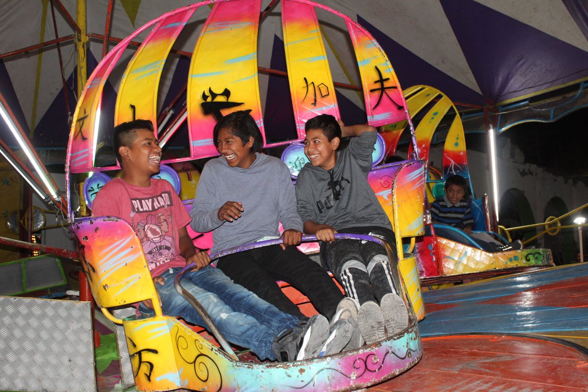 ManuelIGil's tweet photo. Ven con tu familia al primer día de juegos gratis en la feria en honor a nuestro Padre Jesús. Los juegos estan disponibles de 7 a 11 de la noche. Mañana último día. 🤩 https://t.co/8wEUXYTnnj