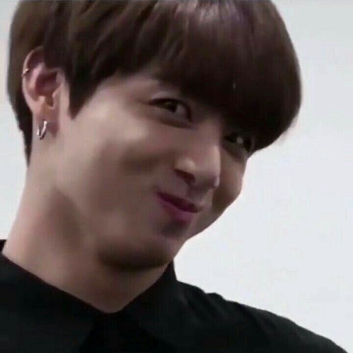 yjhkdjsg's tweet photo. Jin: Your such a jerk!
Jk: *You're*
Jin: OMG your so annoying!
Jk: *You're*
Jin: stop doing that! I am gonna smack you're face.
Jk: *Your*
( jungkook does dashi run)
#bts #btsmemes #btstext #btsarmy https://t.co/udY5iOgPP0