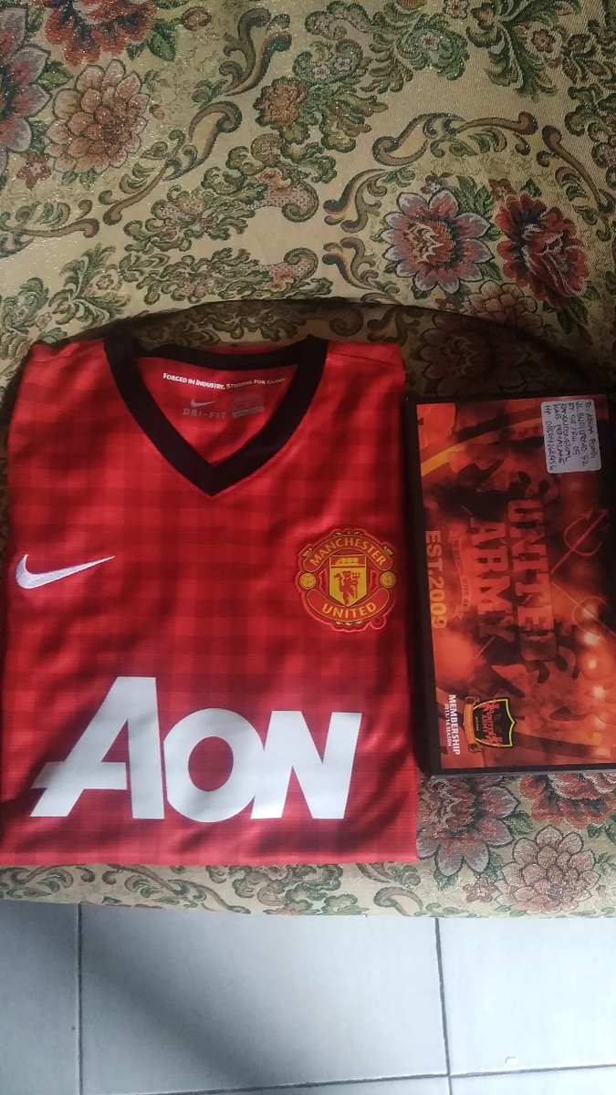 azkaafuadi's tweet photo. Barang telah sampai dengan selamat 👌. Terima kasih @unitedarmyfc @adoredevils https://t.co/6uO1oN5bWS