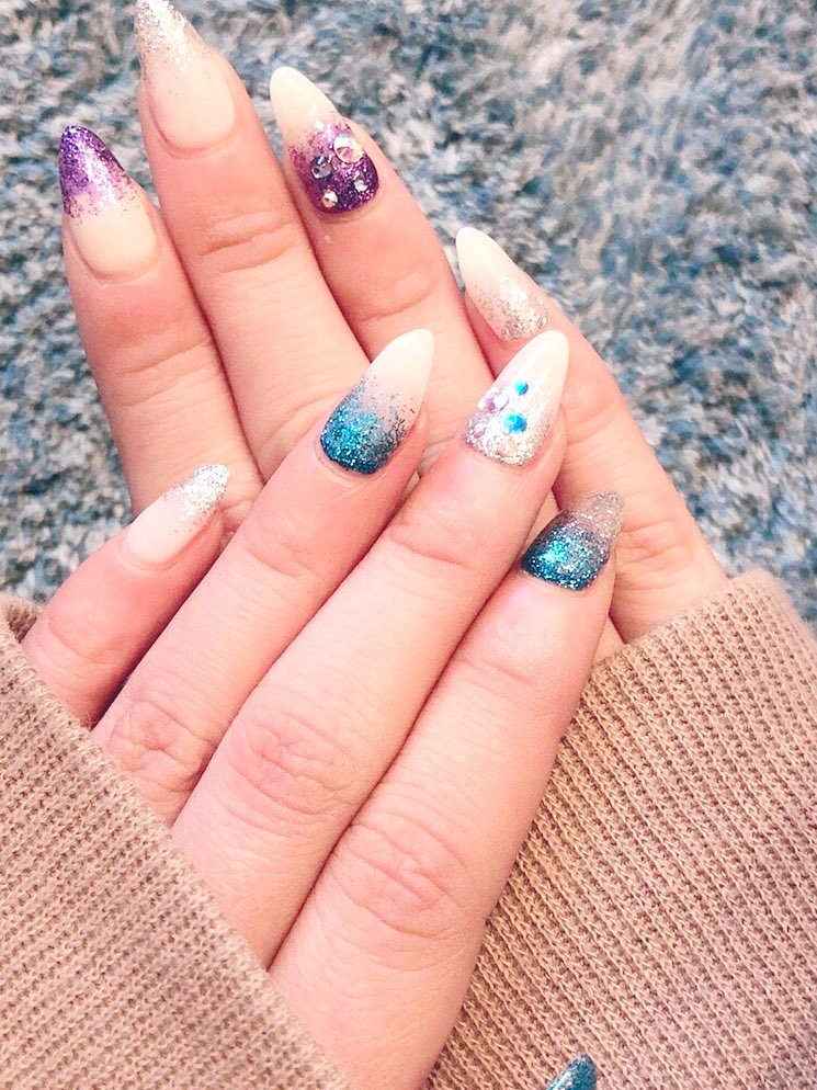 青紫ネイル