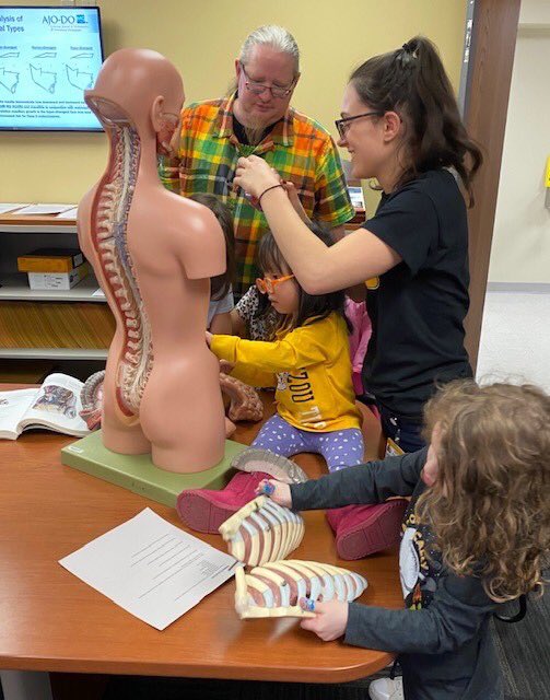 AnatomyMizzou's tweet photo. For more pictures of our Open House check out the album in Facebook. https://t.co/39Jh2PKlXn. Thanks to @AnatomyGrads @pdavidpolly. @mumedicine @Mizzou @NSF and #COMO friends for helping make it happen! https://t.co/SG4Nq4grh1