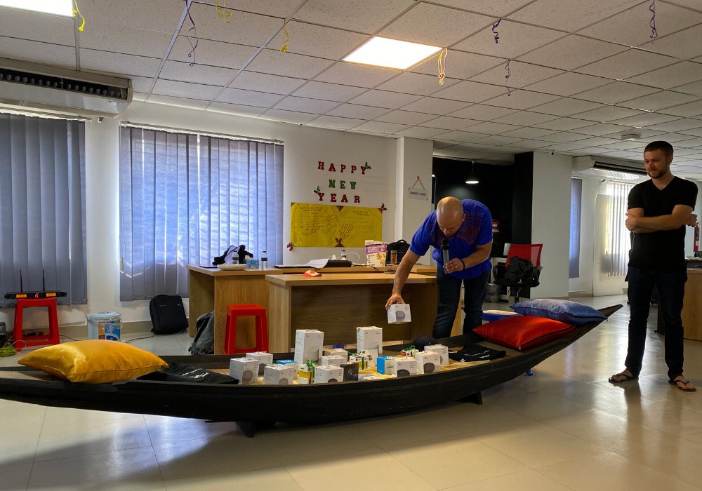 w3engineers's tweet photo. We had terrific weeks with the #LeftTravel team visiting our #Khulna office and surprised to see the boatload of prizes that they have brought for us. Cheers π
#LeftTravel #LeftFamily #BestTeam #SoftwareCompany https://t.co/0XrHR7lJrK