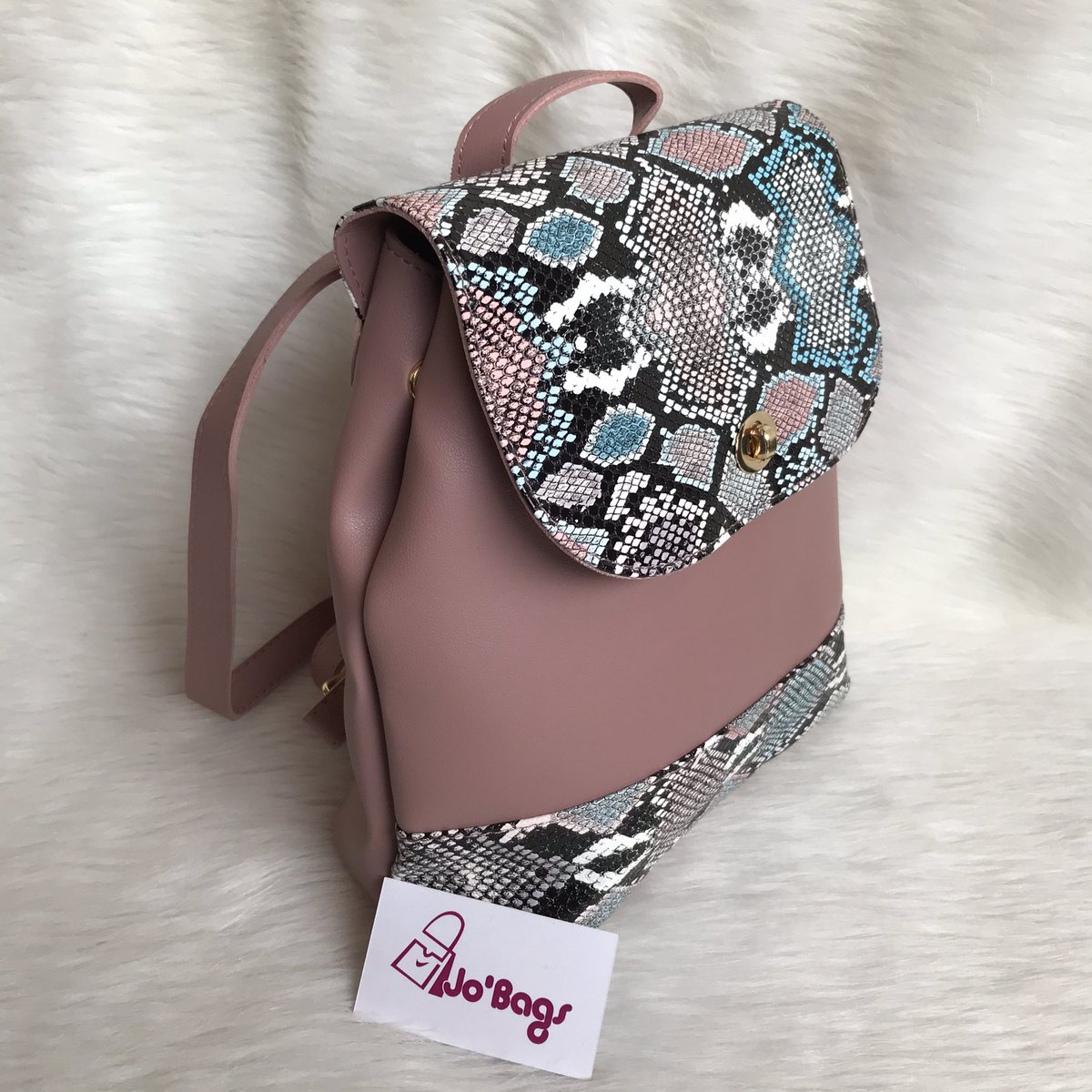 JoBags_256's tweet photo. Leather x Crocprint
Backpack/crossbag is available at 60,000 shs only. Call/ WhatsApp 0781508395 to place your order.
#pink #crocprint https://t.co/Y0QcZ3aaMr