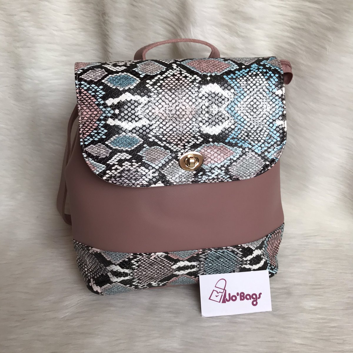 JoBags_256's tweet photo. Leather x Crocprint
Backpack/crossbag is available at 60,000 shs only. Call/ WhatsApp 0781508395 to place your order.
#pink #crocprint https://t.co/Y0QcZ3aaMr