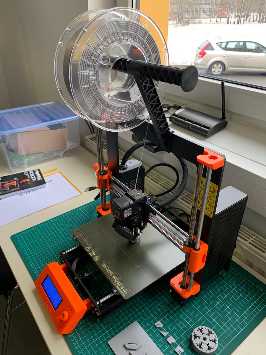 LRZinas's tweet photo. Valmierā koprades darbnīcā uzņēmēji var testēt jaunu produktu izveidi ar modernām iekārtām (Foto: Gunta Matisone/Latvijas Radio) https://t.co/Rmb4sUOUx5 https://t.co/MqPG5TWtpa