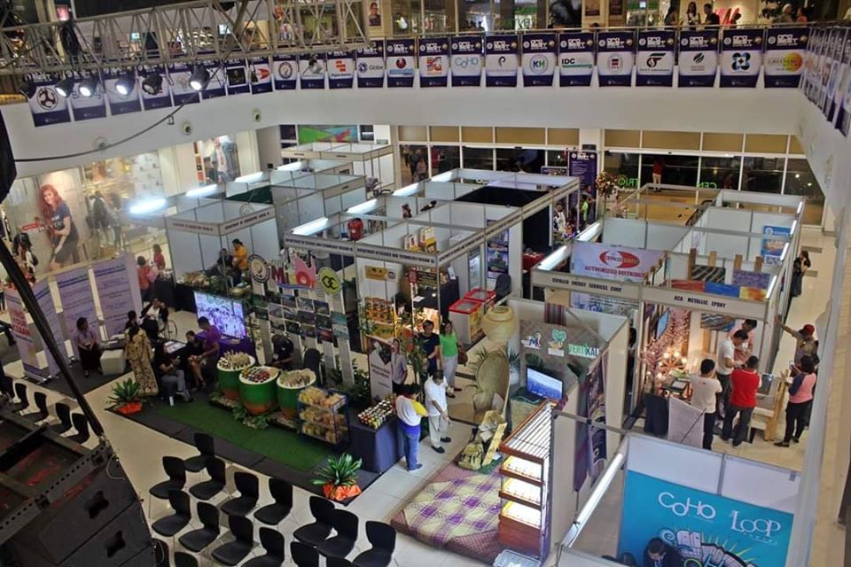 checkmate_ph's tweet photo. #ThrowbackThursday

Photo taken when we had our booth setup in the 11th Oro Best Expo held at Centrio - Ayala Mall, Cagayan de Oro City last year.

From there, we met educators that are now into Checkmate! 💕 https://t.co/MyBYZYeiZ5