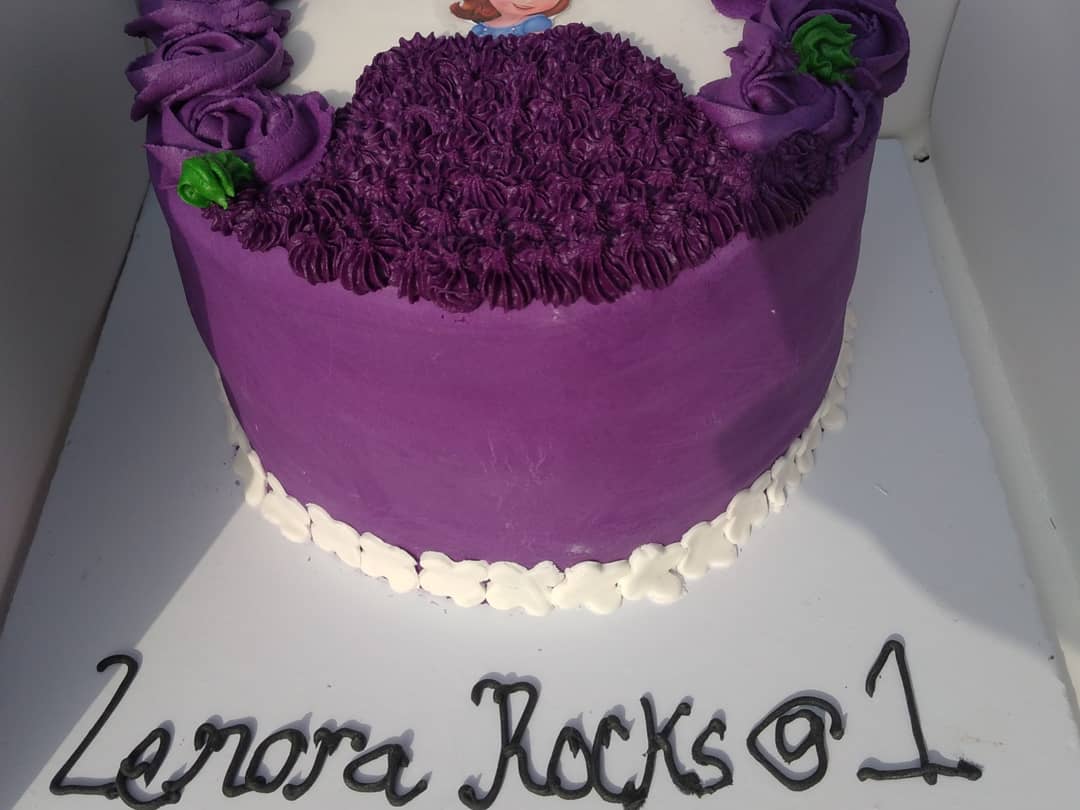 Adamsztedibles's tweet photo. Happy new week 😍🙋  #cakesinota #cakesinlagos #sangootabaker #otabaker #ogunbaker #ogunstatevendor #lagosbaker #valentinecakes #valentinepromo #otacakevendor  #otafoodvendor https://t.co/g282xf3O2r