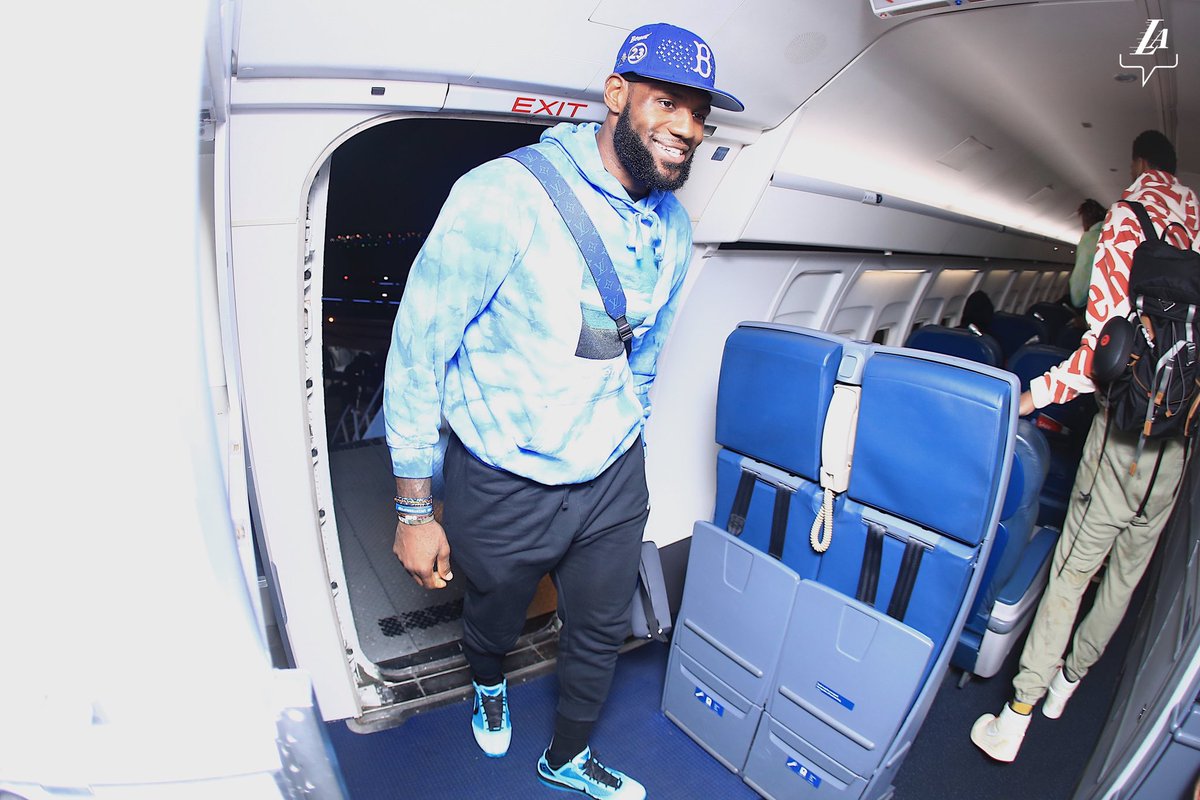 Lakers's tweet photo. See you soon, LA. #LakeShow https://t.co/1qILdBzYyd