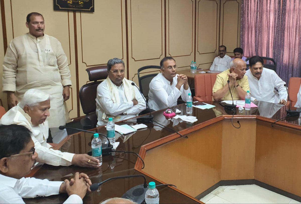 siddaramaiah's tweet photo. ಇಂದು ನನ್ನ ಅಧ್ಯಕ್ಷತೆಯಲ್ಲಿ ನಡೆದ ಕಾಂಗ್ರೆಸ್ ಶಾಸಕಾಂಗ ಪಕ್ಷದ ಸಭೆಯ ಕ್ಷಣಗಳು. https://t.co/HqCRhjgxDR
