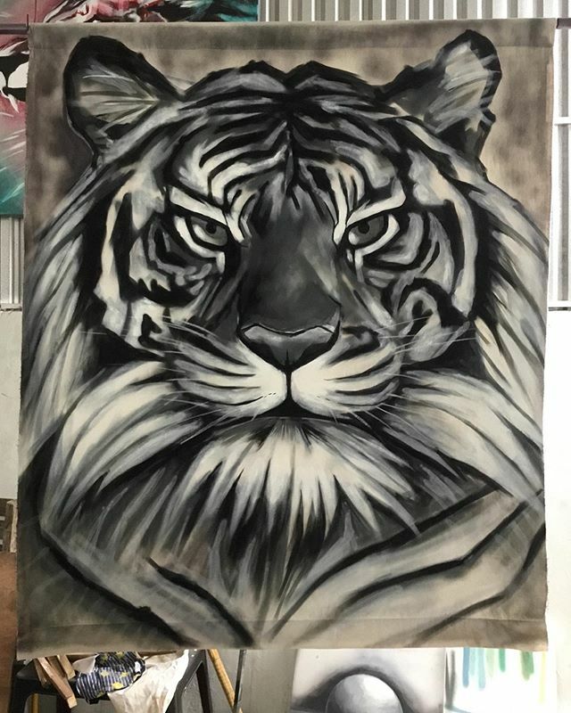 VisualVEGA's tweet photo. Tiger Scroll 🐯
.
#timelapse #comingsoon
.
#wip #spraypaint #spray #canvas #tiger #scroll #huge #bigcat #cat #kitty #art #artist #studio  #zebrapro #graffiti #fineart #spraycan #spraycanart #zebraprocans #nhatrang #vietnam https://t.co/XDu8jNwj6O https://t.co/intGMECuoG