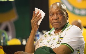Mbalibiach's tweet photo. Kanti nokuba no rumza okhuluma isngisi iyamenza umuntu alale early, asheshe ahambe nase kseni https://t.co/0v2nTdTnBg