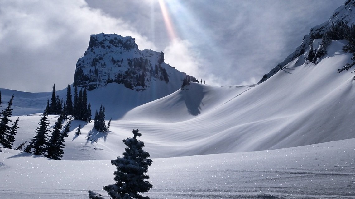 #MountRainierNationalPark
#TatooshRange #skitouring