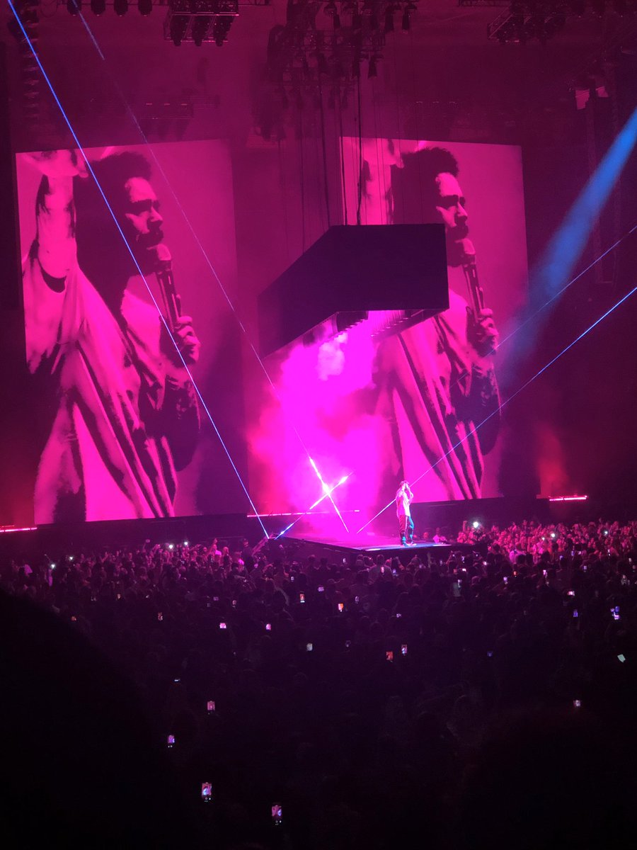 KingOfCaseRoad's tweet photo. The @PostMalone #RunawayTour tonight was awesome!! https://t.co/FKG5CL9Nkg