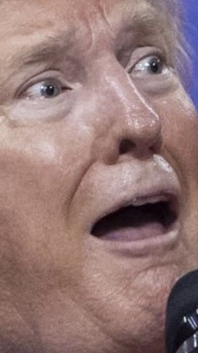 Trying2BHopeful's tweet photo. The president is a drug addict. He needs to resign. #DilatedPupils #Adderrall #ResignTrump https://t.co/l0StSN3NW4
