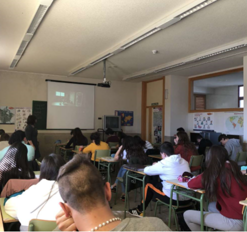 CFPIdiomas's tweet photo. Nueva sesión de #OBSERVA_ACCIÓN #COMUNICA_ACCIÓN en el IES Alfonso IX de Zamora. Lee la descripción de Paula M. Boyano @cifpzamora  sobre las sesiones de su compañera Cristina de Lozar:  
https://t.co/y4oX7anWN7
@sauces49000391 @educacyl
 #Team2Team es #innovacCyL #formaCyL https://t.co/g3cQTTcDRd
