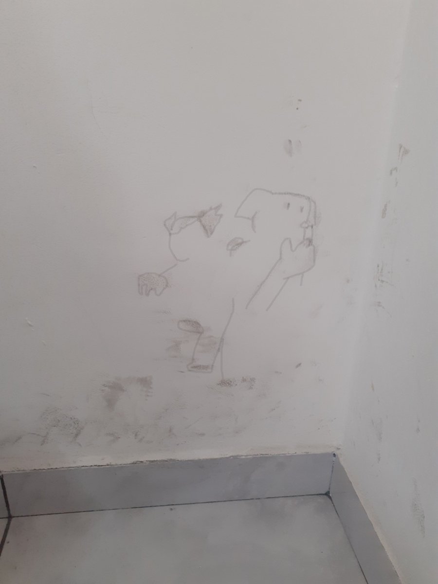 chio_sama's tweet photo. Dibujo que tome de una pared de mi salon :v #dibujoskk #fumadas 💔😞 https://t.co/FsYiFLjYF7