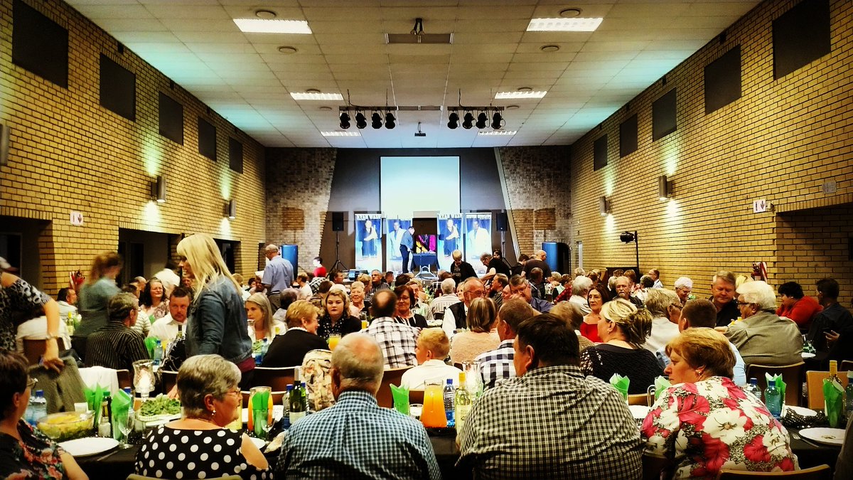 stevensterling's tweet photo. Dankie Roodepoort vir die amazing vertoning Saterdag. Fees in die Noorde. 
#ryanwalt #stevensterling #afrikaansmusiek https://t.co/hH3ljMvp0t
