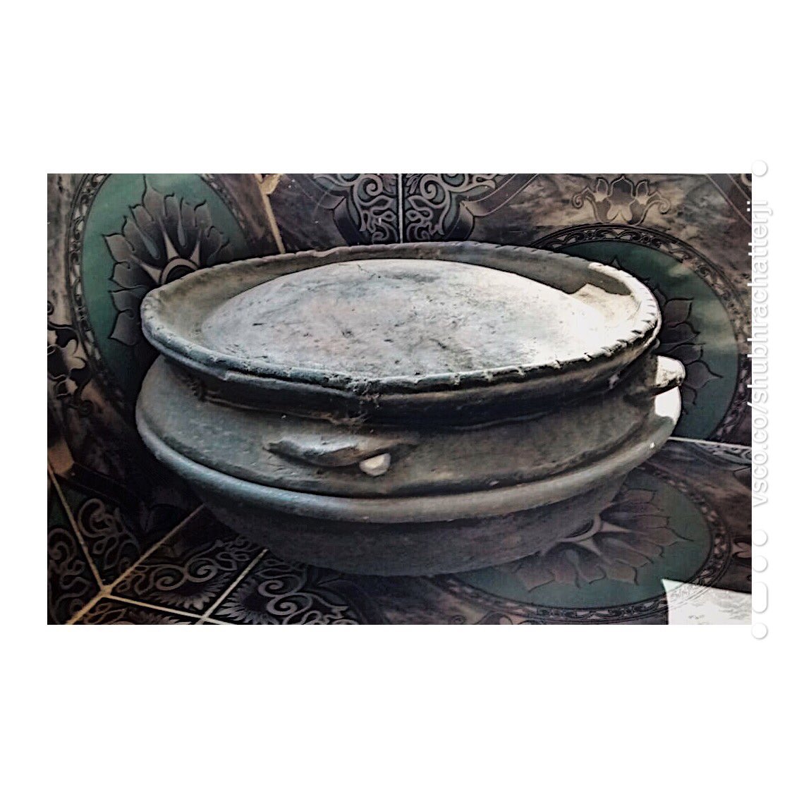Old-school traditional desi oven from two different kitchens - one in Bombay, and the other in Goa. A fire used to be lit below, and hot coal embers placed on the lid which has raised edges to hold the embers in. Beautiful! I’ve had a prawn pie baked in one of these & it was .