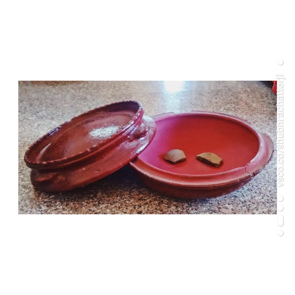 Old-school traditional desi oven from two different kitchens - one in Bombay, and the other in Goa. A fire used to be lit below, and hot coal embers placed on the lid which has raised edges to hold the embers in. Beautiful! I’ve had a prawn pie baked in one of these & it was .