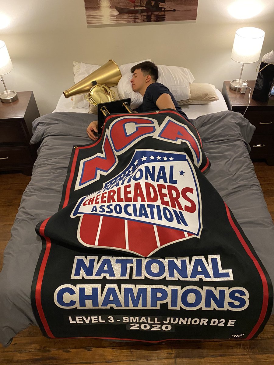 jrcjason's tweet image. 2017 vs. 2020, we love to see it. 😭 #ForMC? ❤️🤘🏻