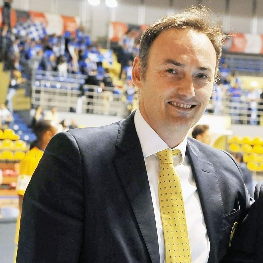 Buon compleanno coach <a href="/lucabechi70/">Luca Bechi</a>, l'allenatore che ha riportato in A Torino, dopo 22 anni.

#LucaBechi #Auxilium #Torino #AuxiliumTorino #IgnoranzaGialloBlu