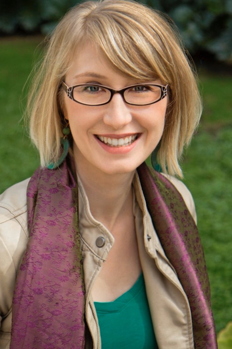 MeganBarnhard's tweet photo. I developed the Seen, Heard, Sold method specifically for #transformationalcoaches so you can use your coaching skills to connect and create content with ease.  

#WritingCommnunity #OwnyourStory #WritingCoaching #CentralCoast 📚

👉 https://t.co/MMXNZduXru 👈 https://t.co/gHZI96ATit