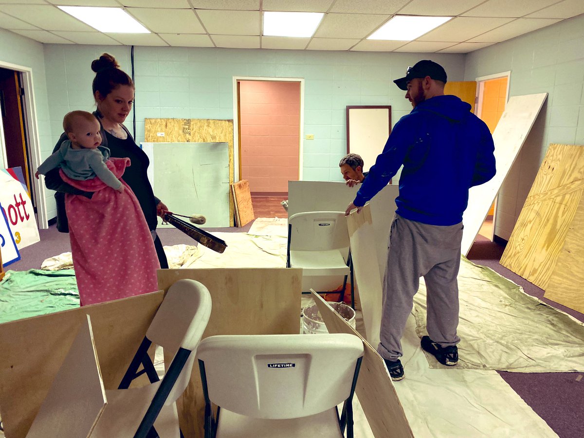 wellnessbruja's tweet photo. #Kristina4RCC Painting Signs!!! Month away from #voting #citycouncil #ward5 #ROMOProud https://t.co/IPYB0obJSj