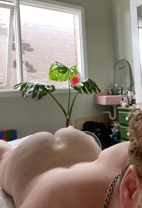 Watch brunny boy's leaked NSFW photo on TwXstars