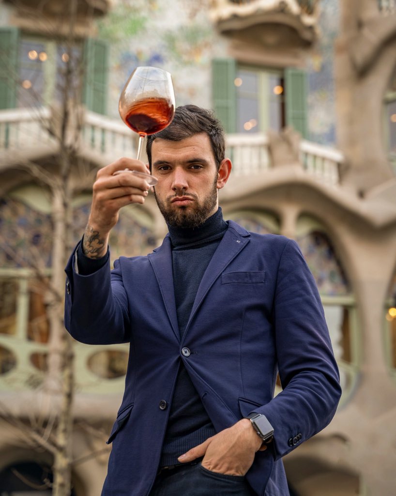 No tenemos #Coronavid19 pero si la suerte de poder ir al magnífico evento de #lamusicadelvi de <a href="/vilaviniteca/">vilaviniteca</a> donde una orchestrate 240 bodegas presentan sus vinos! Andáis ready? 🆘 

📷 by <a href="/phototannins/">Ion Bogdan Zavoianu</a>