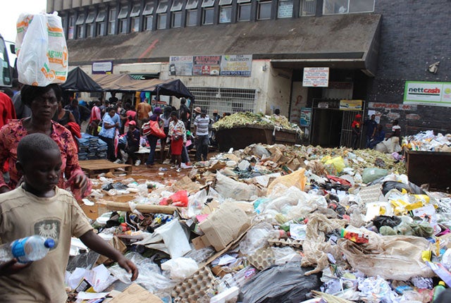 lizgulaz's tweet photo. What is the latest update on #wastemanagement in #Zimbabwe especially #Harare? I was walking in the streets on friday around 10pm I can't even explain how frustrated I was with the #litter I saw most it left by vendors how best can youth assist? 
PC: @HeraldZimbabwe
#zerowaste https://t.co/WZSxfEjf0o