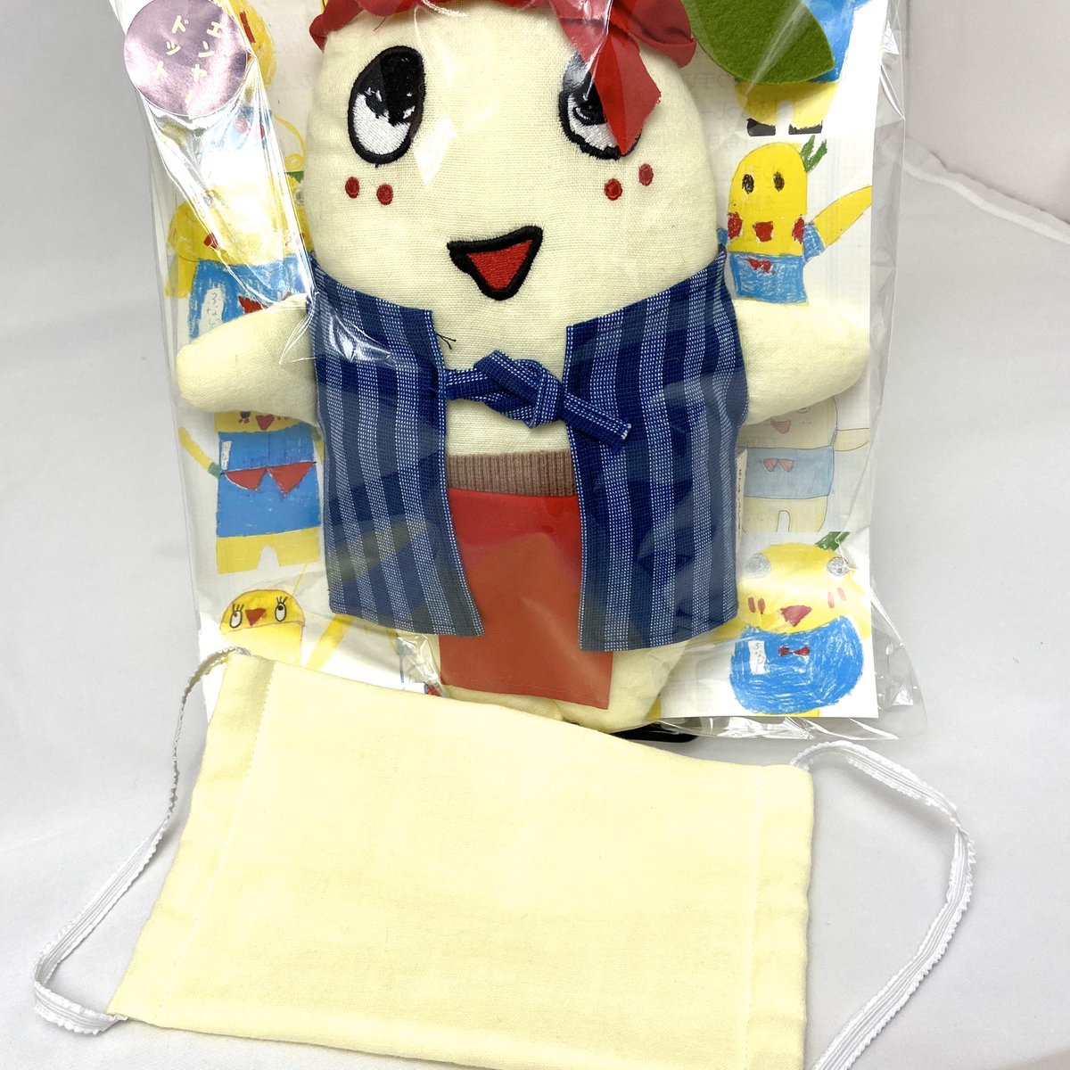 mishinkoubou's tweet photo. ツイッターのTLを見てると、荒れていて心が痛みます。
マスクがなくて奪い合いをするニュースを見て、ふなちゃんのダブルガーゼでマスクを作ることにしました。
分身ふなっしーは、ダブルガーゼでできていますから多少ガーゼの在庫あり。
エンヤードットと一緒にお届けすることにしますね。 https://t.co/cMPyJYM6C3