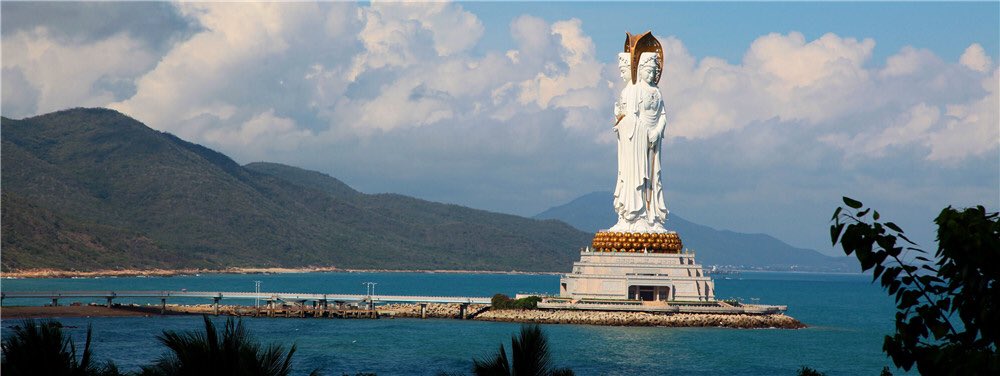 ExploreSanya's tweet photo. Sanya is a world-renowned #tropical coastal resort city, with various #ideal beaches and cold shelters such as Wuzhizhou Island, Daxiaodongtian,Nanshan and Dadonghai. You can eat 🦞 while sunbathing!☀️#Sanya #ExploreSanya #China #islandlife https://t.co/MMpIjQHjuP