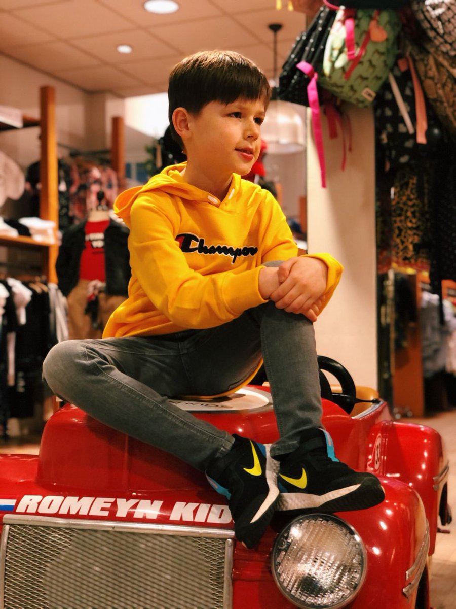 New in store 🏆 <a href="/champion/">Fernando</a> !! Het stoere en sportieve merk Champion hebben we voor jongens en meisje vanaf 140 in de winkel hangen🥳 

#new #champion #boys #girls #kinderkleding