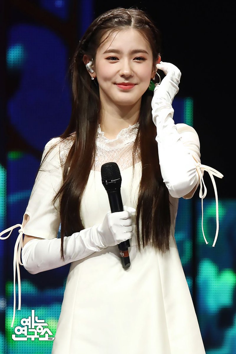MBC_entertain's tweet photo. #삶은달걀 정체는~~ 바로 (여자)아이들 미연!
조미연씨 노래도 잘하고 얼굴도 잘해🥰
#복면가왕 #미연 #여자아이들 #G_I_DLE @G_I_DLE https://t.co/zYfz8Jgp2U
